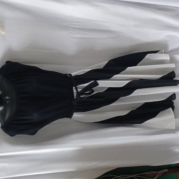 Vintage 70s disco dress swirl skirt & stretch neck or off shoulder. Measurements - Picture 3 of 8